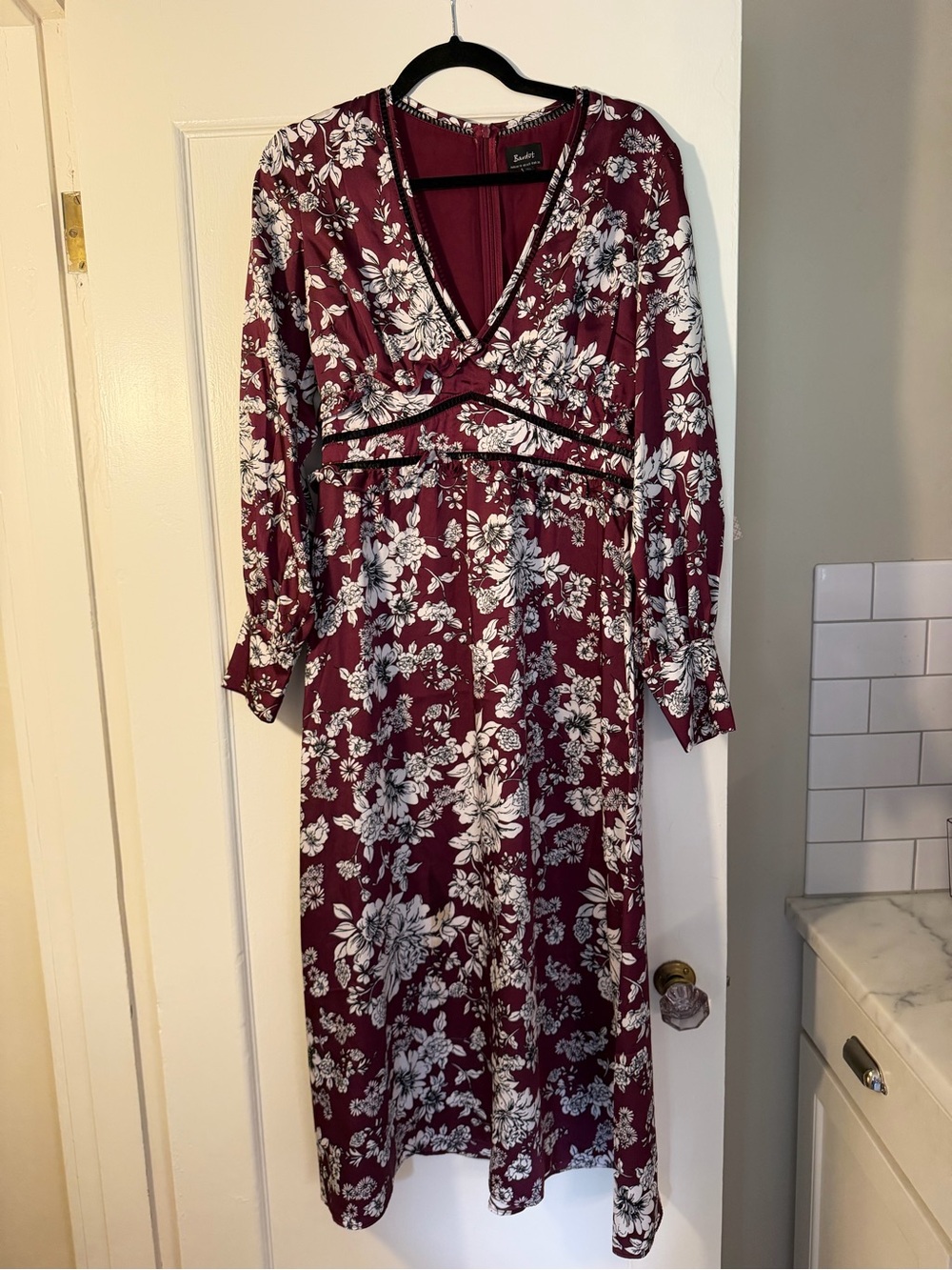 Bardot Floral Printed V-Neck Long Sleeve Midi Maxi Dress Burgundy - Size 6 / S
